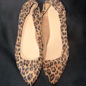 Crown & Ivy Women's Animal Print Flats